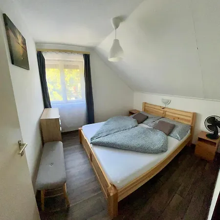 Dom wakacyjny Balatonfoelvari Nyaralo *